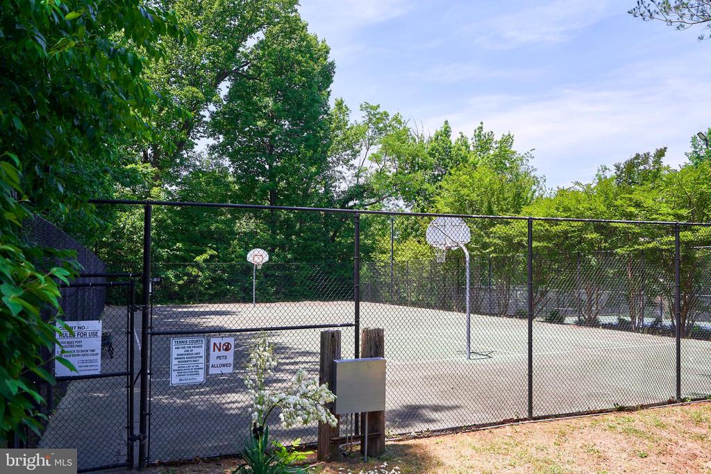 3430 MARTHA CUSTIS DRIVE