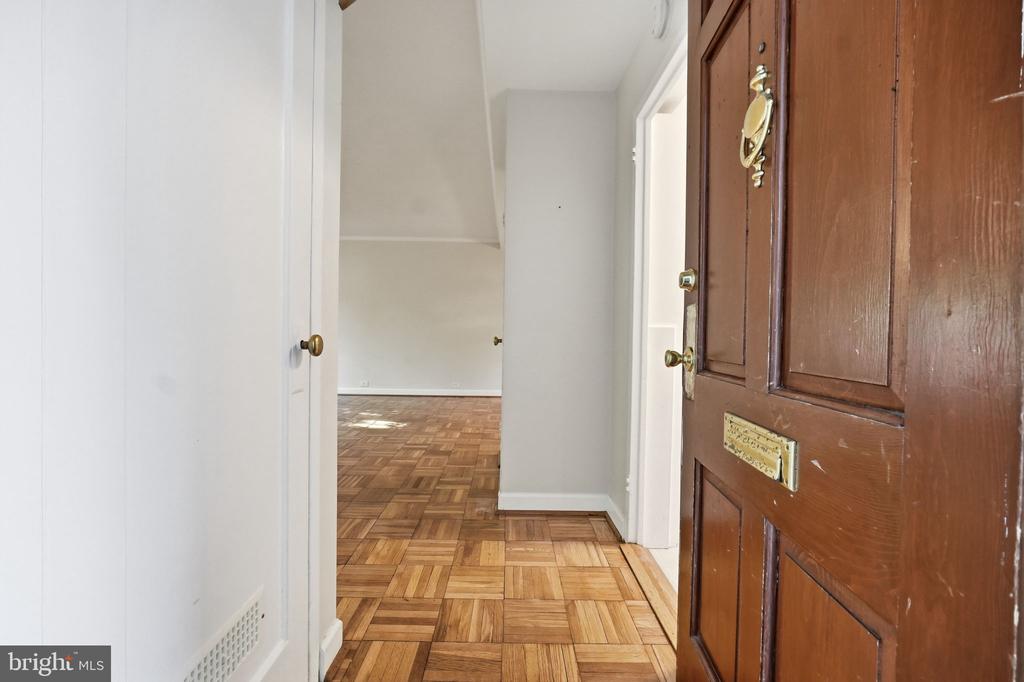 1540 MOUNT EAGLE PLACE