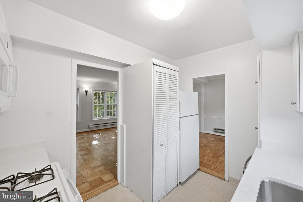 1540 MOUNT EAGLE PLACE