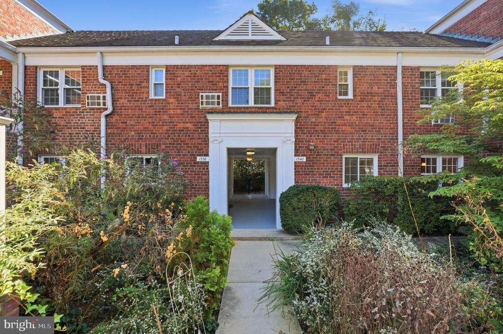 1540 Mount Eagle Place Alexandria VA