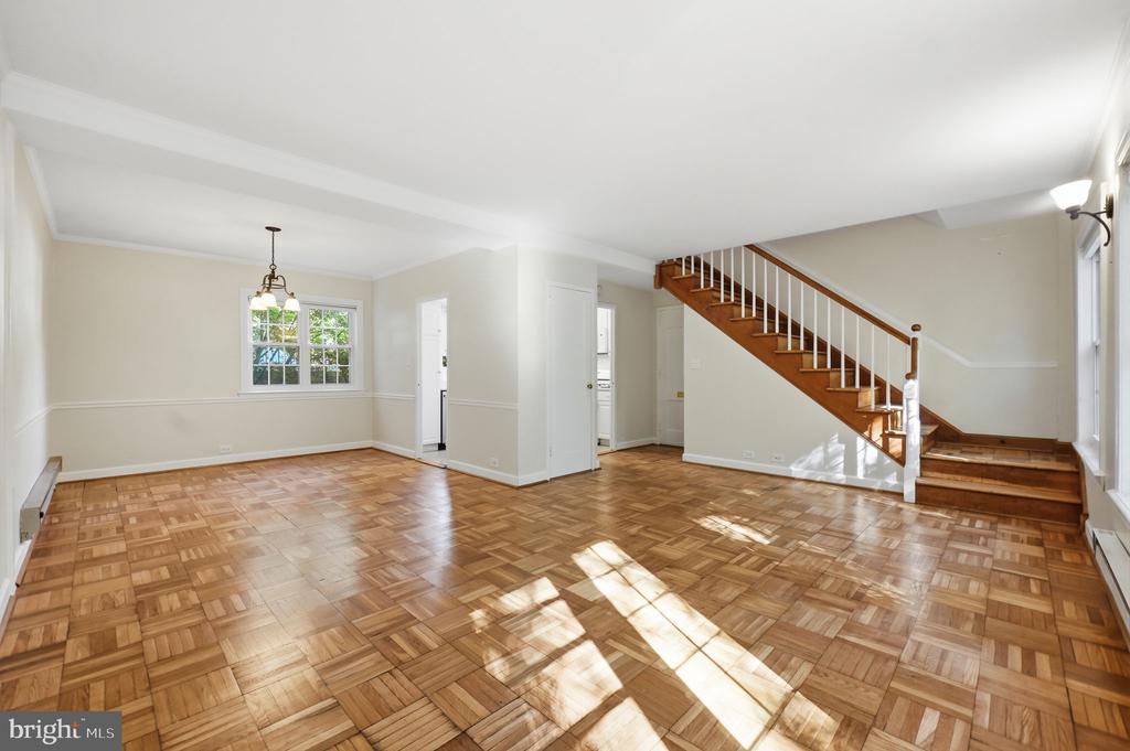 1540 MOUNT EAGLE PLACE