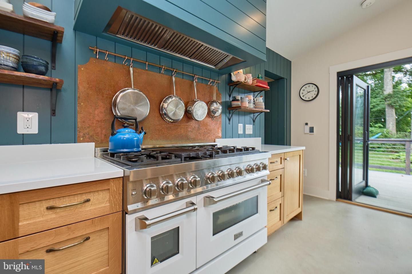 915 DESALE ST SW