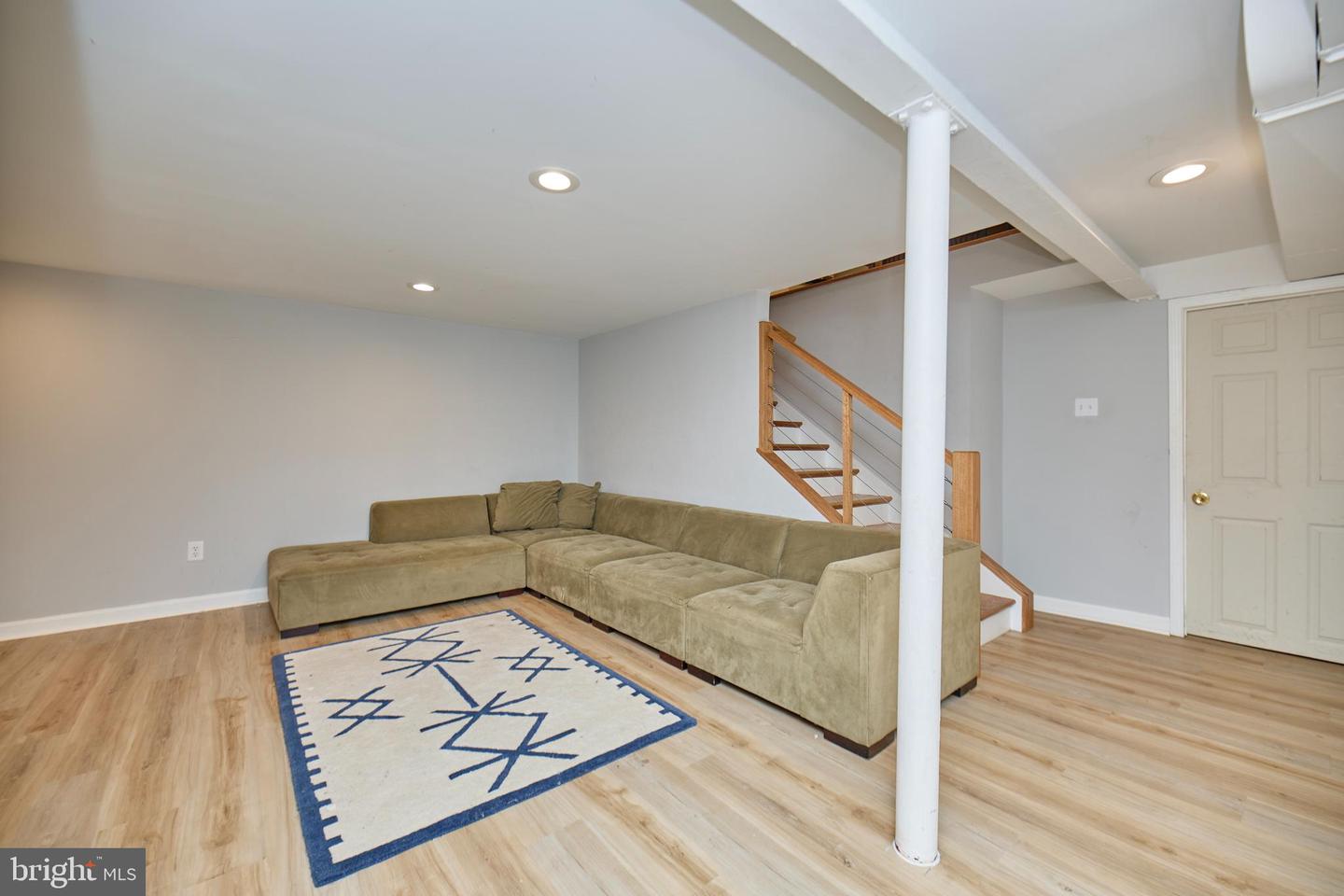 915 DESALE ST SW