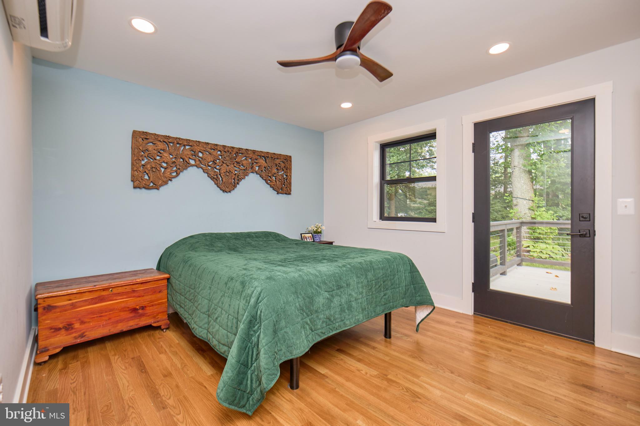 915 DESALE STREET SW