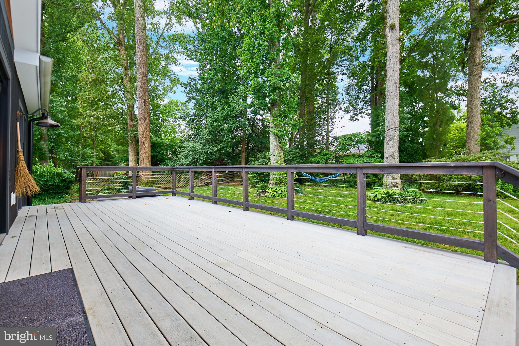 915 DESALE STREET SW