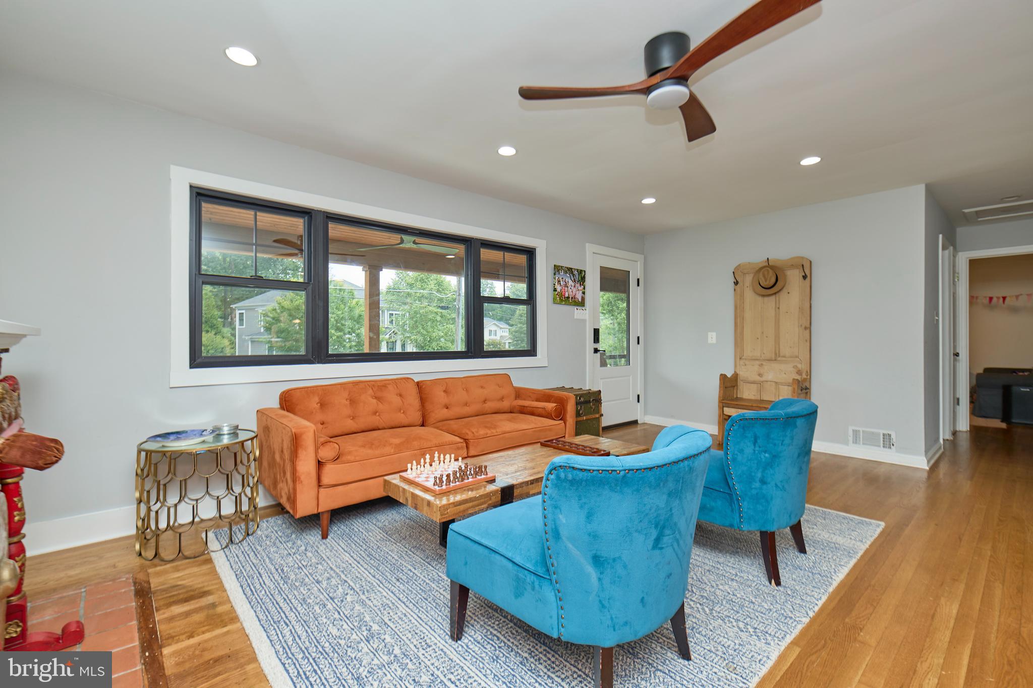 915 DESALE STREET SW