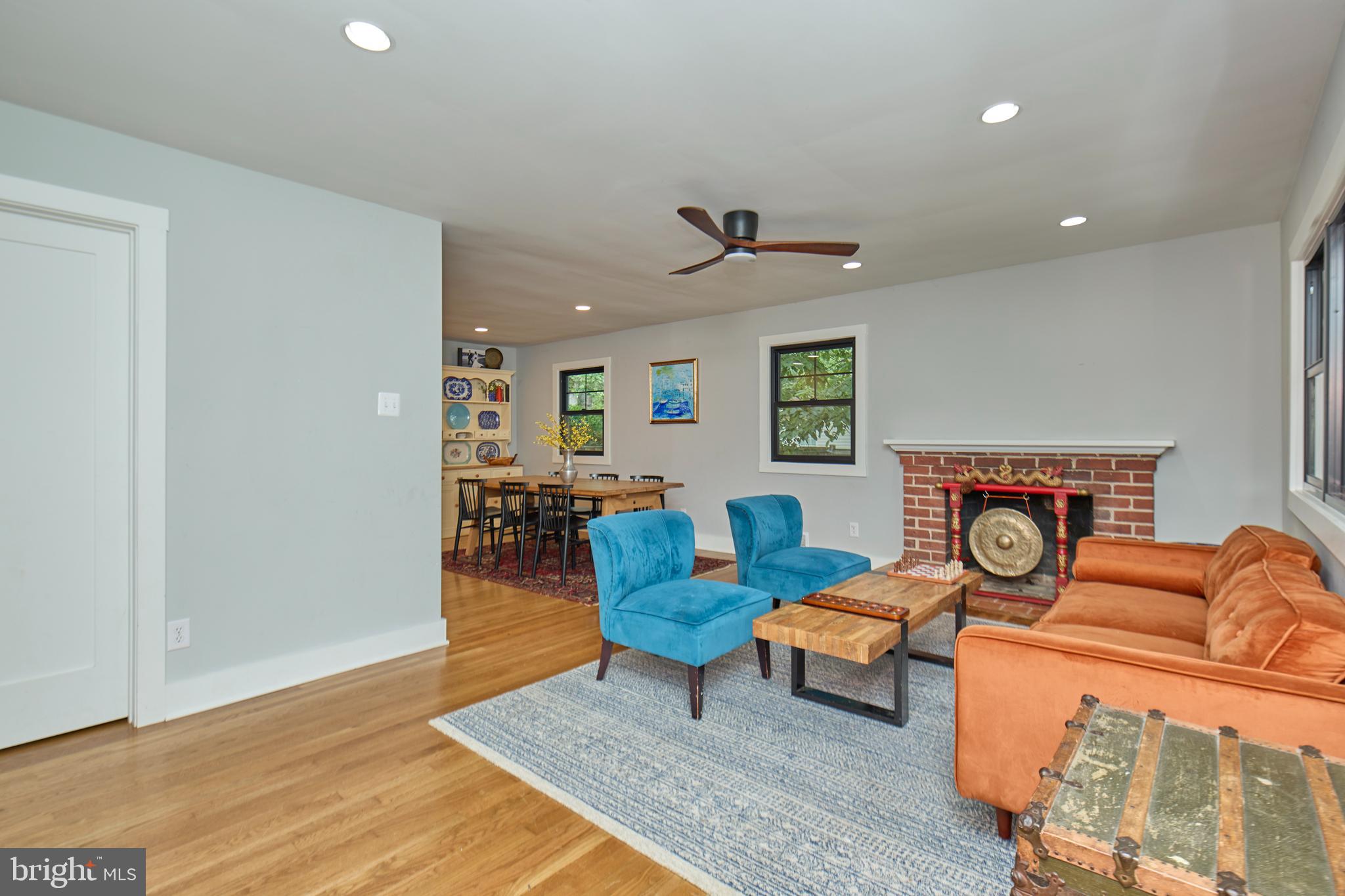 915 DESALE STREET SW