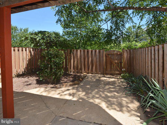 6485 SHARON KAY COURT