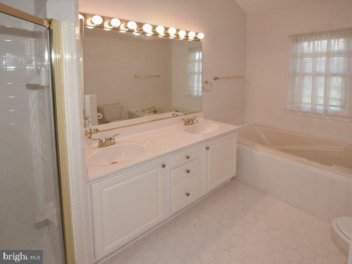 6485 SHARON KAY COURT