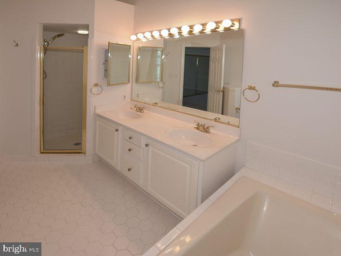 6485 SHARON KAY COURT