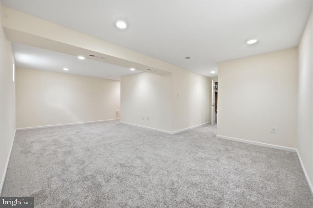 5611 CORNISH WAY