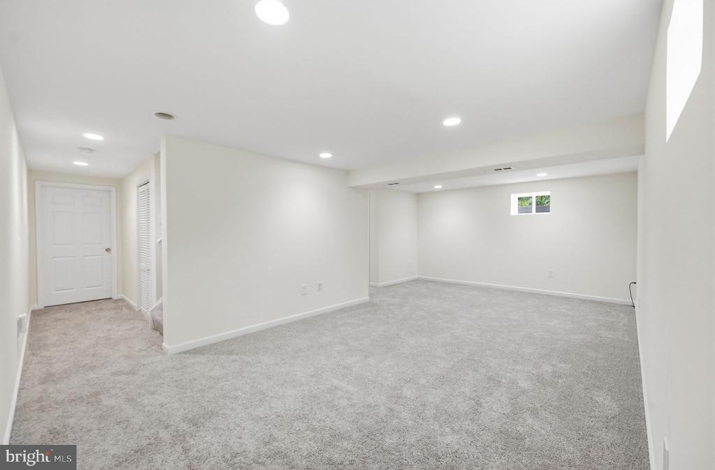5611 CORNISH WAY
