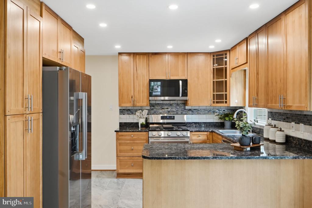 5611 CORNISH WAY