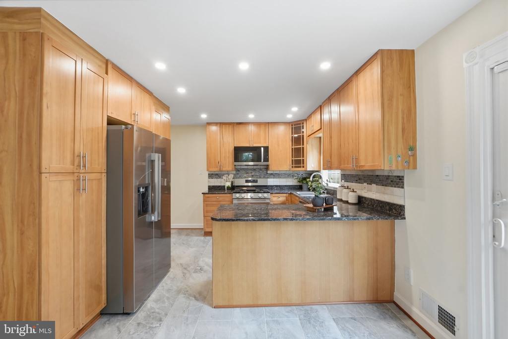 5611 CORNISH WAY