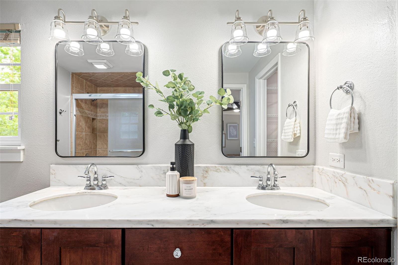 9502 W Hialeah Place