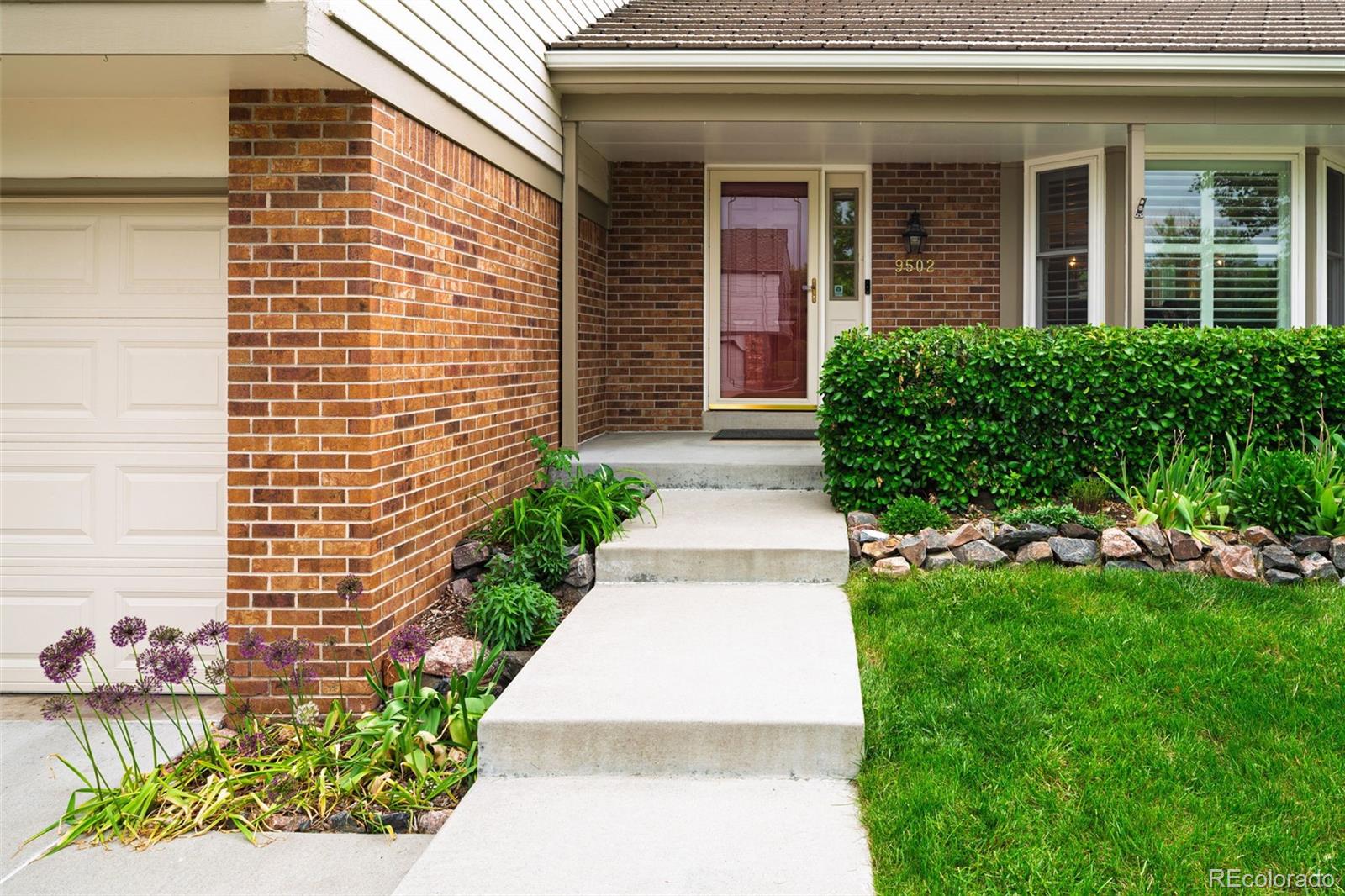 9502 W Hialeah Place