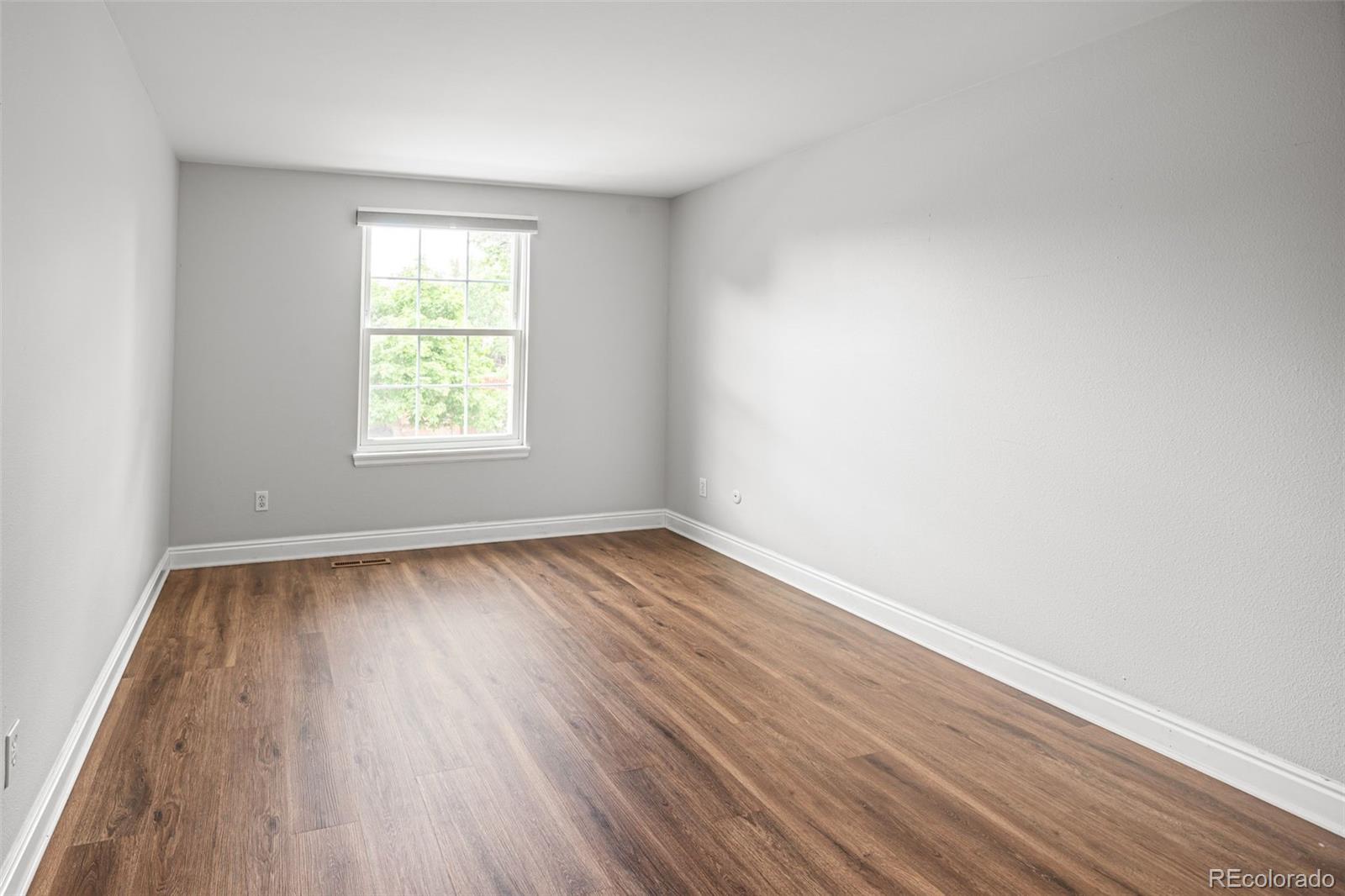 9502 W Hialeah Place