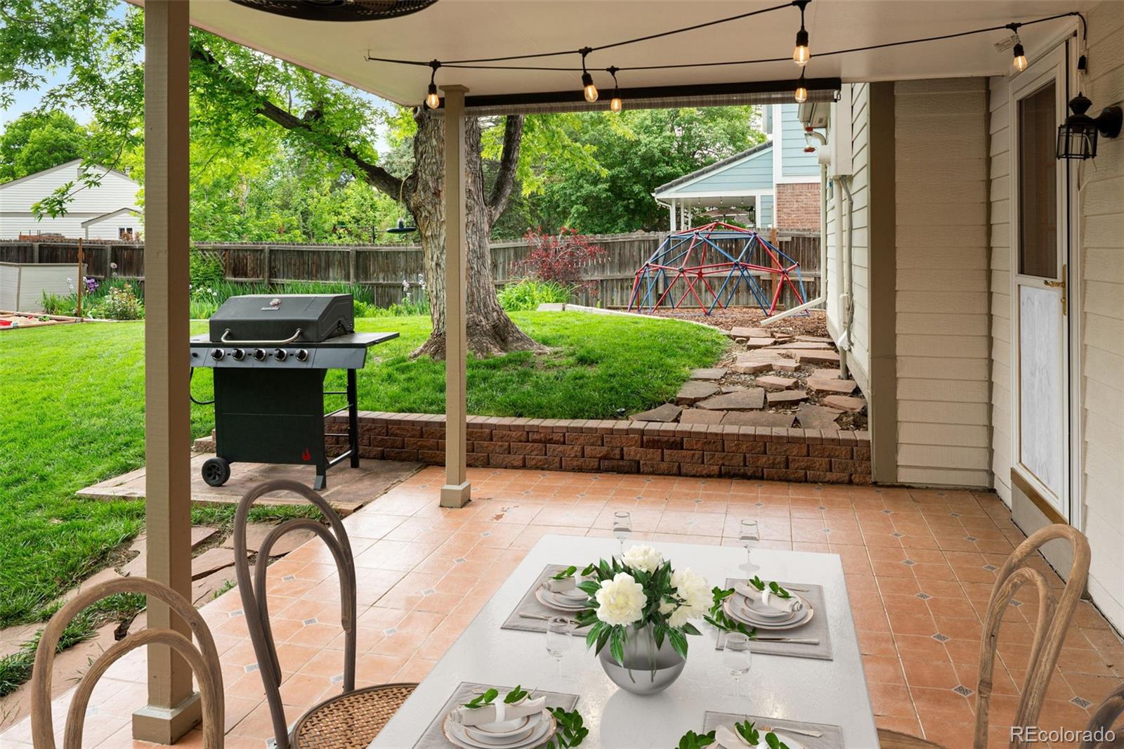 9502 W Hialeah Place