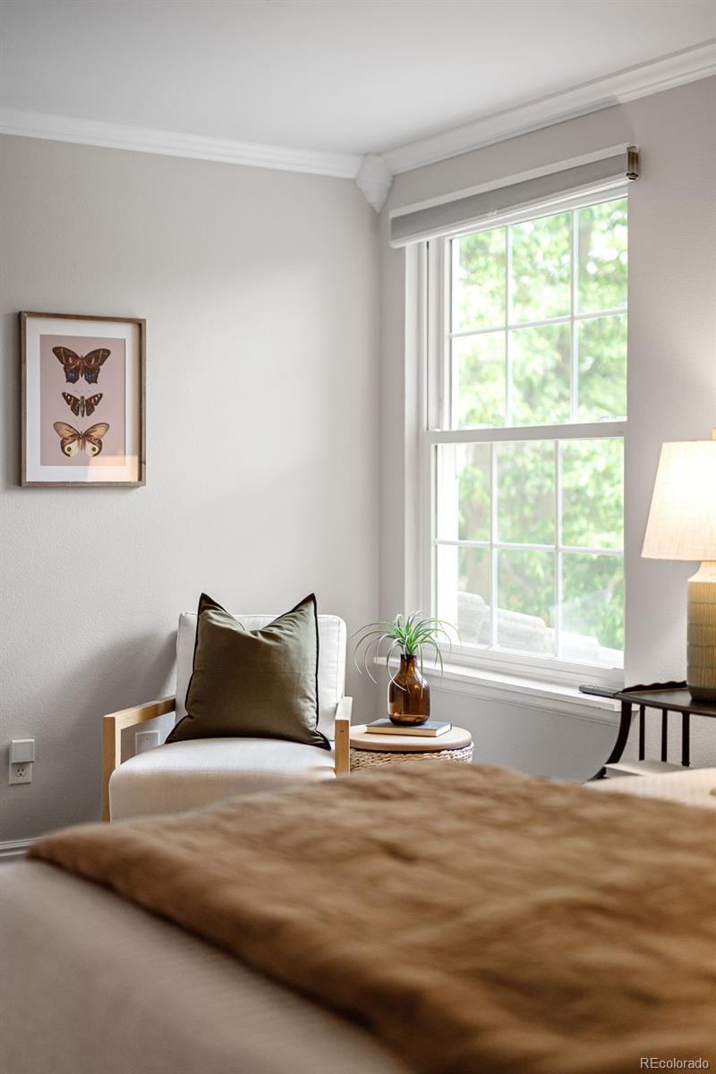 9502 W Hialeah Place