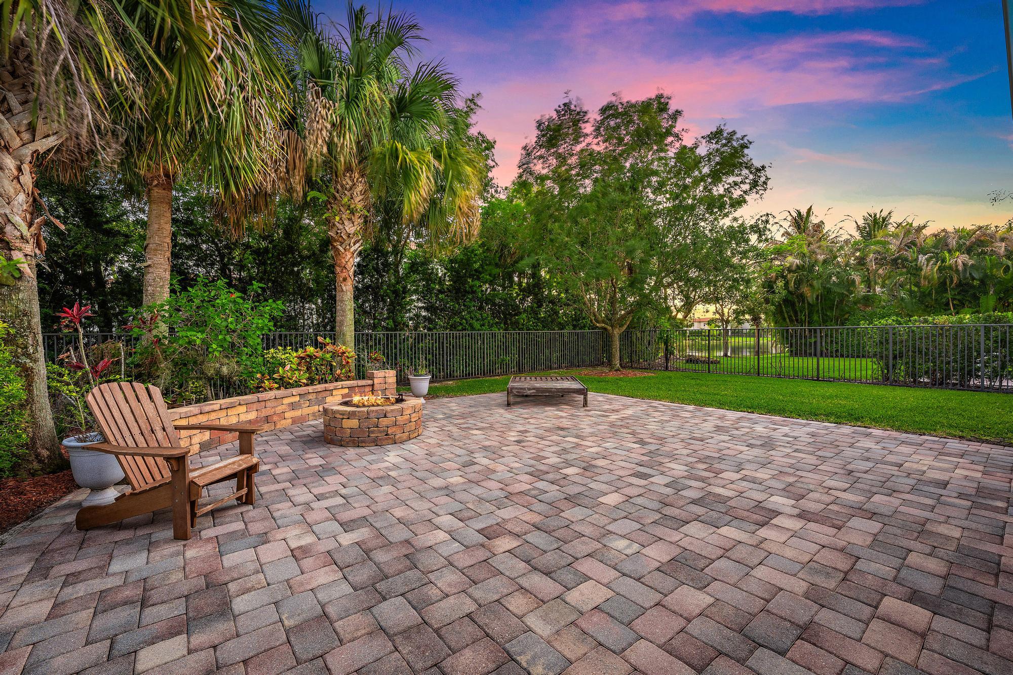 102 Crab Cay Way