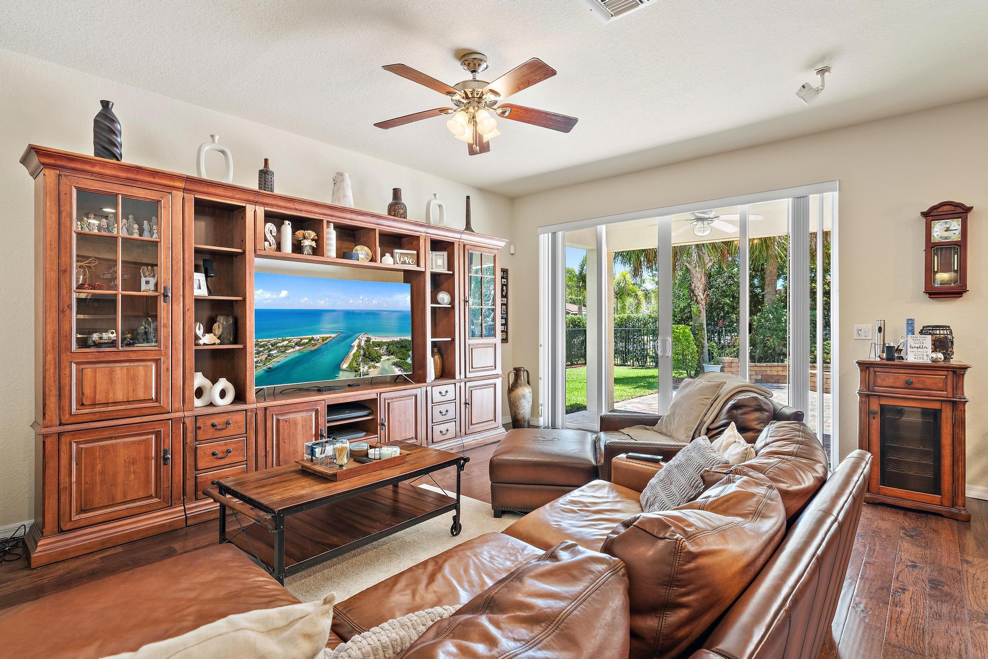 102 Crab Cay Way