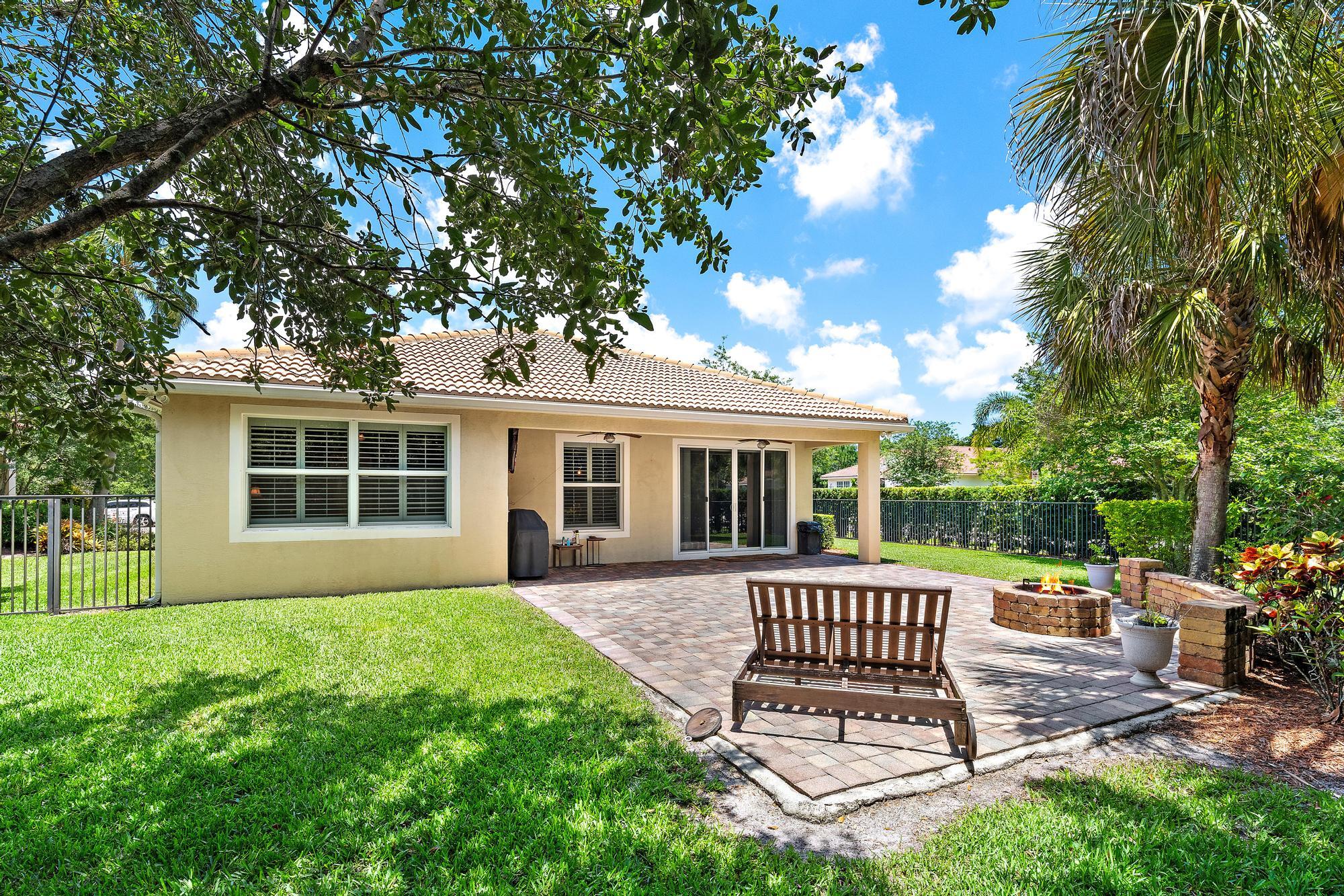 102 Crab Cay Way