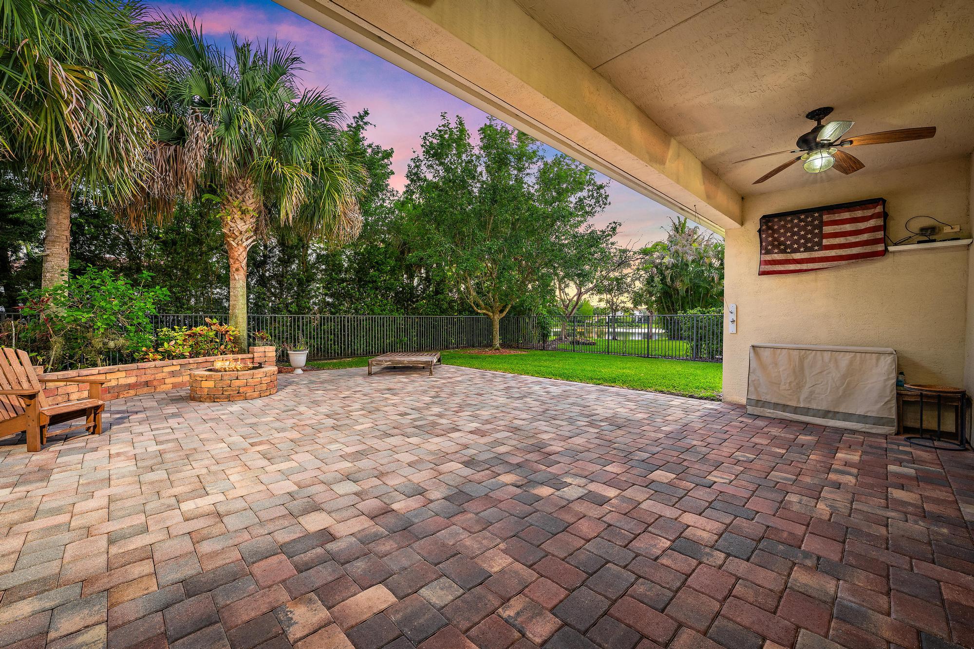 102 Crab Cay Way
