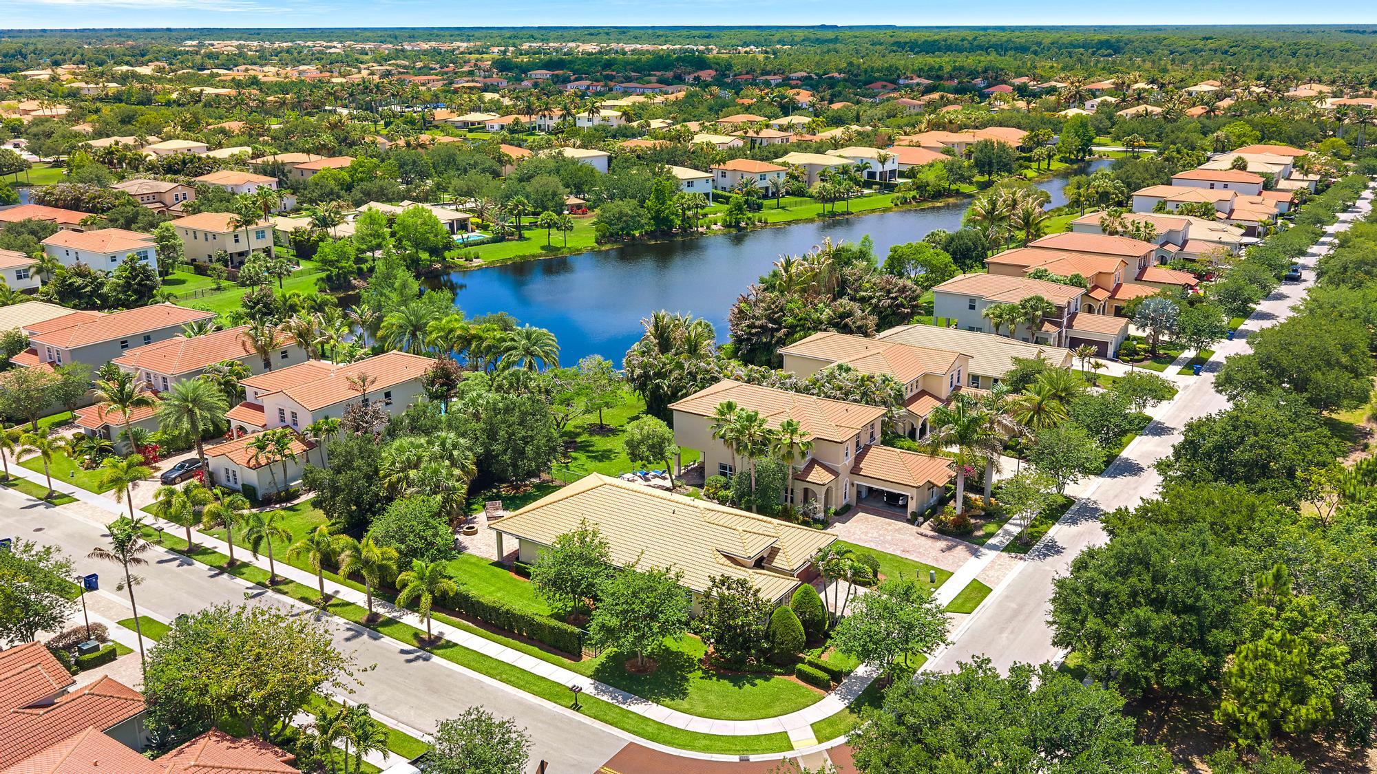 102 Crab Cay Way
