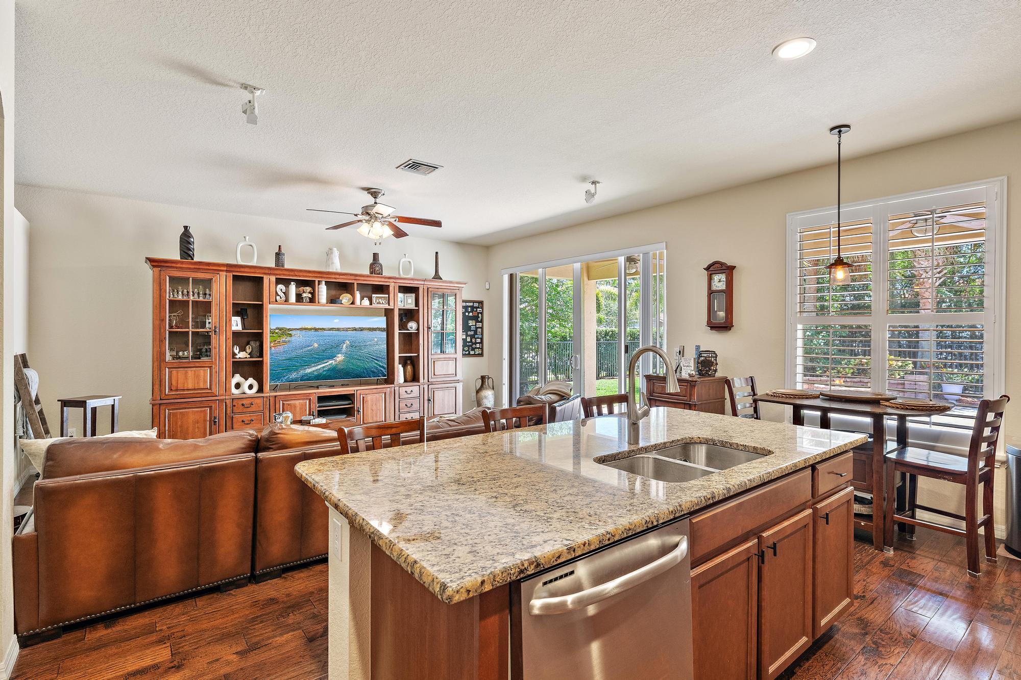102 Crab Cay Way