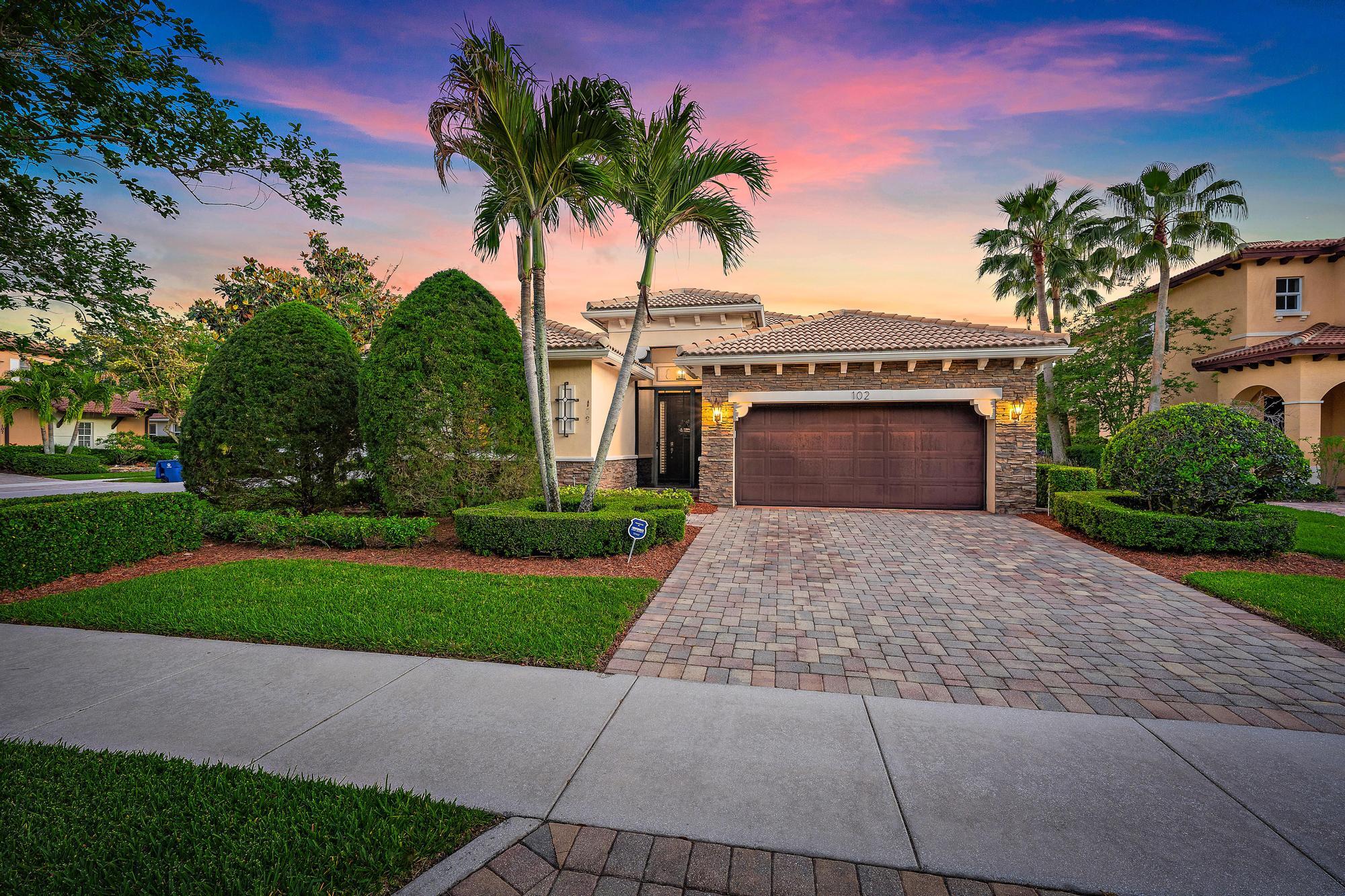 102 Crab Cay Way