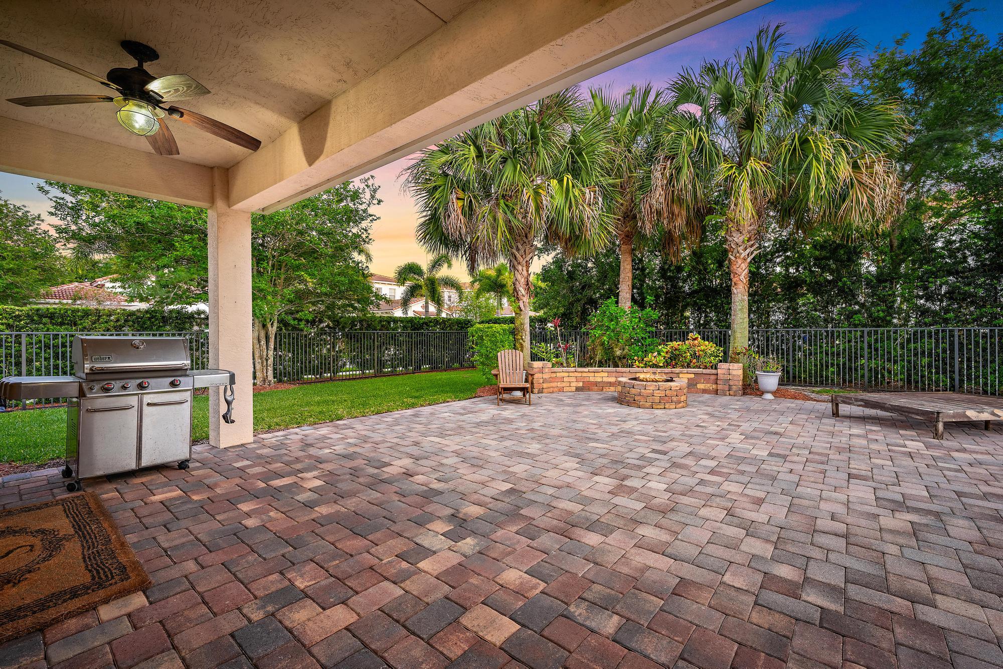 102 Crab Cay Way