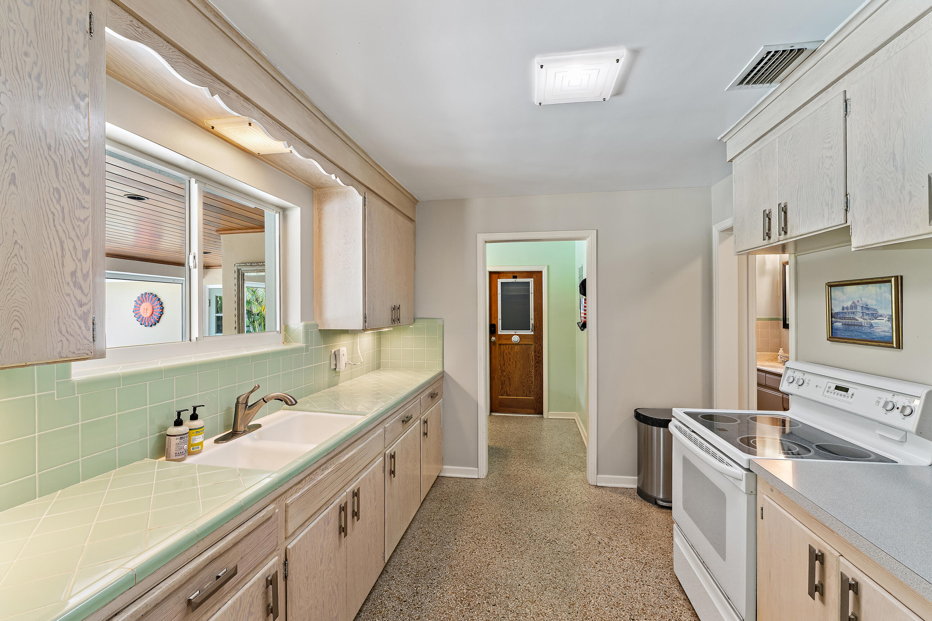 440 Jupiter Lane