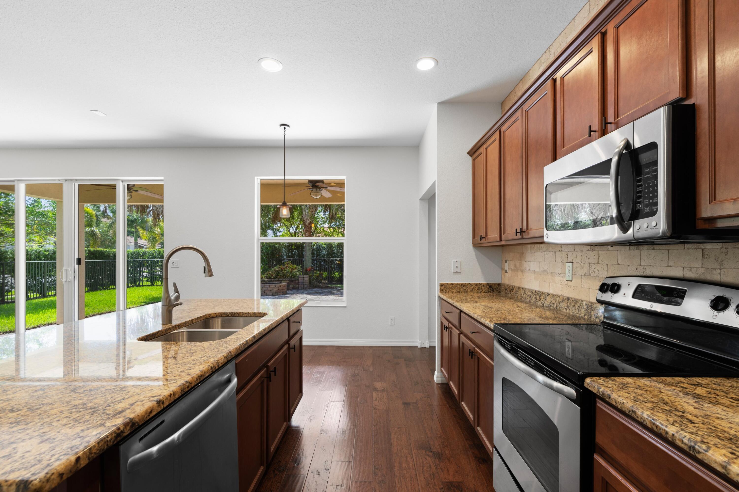102 Crab Cay Way