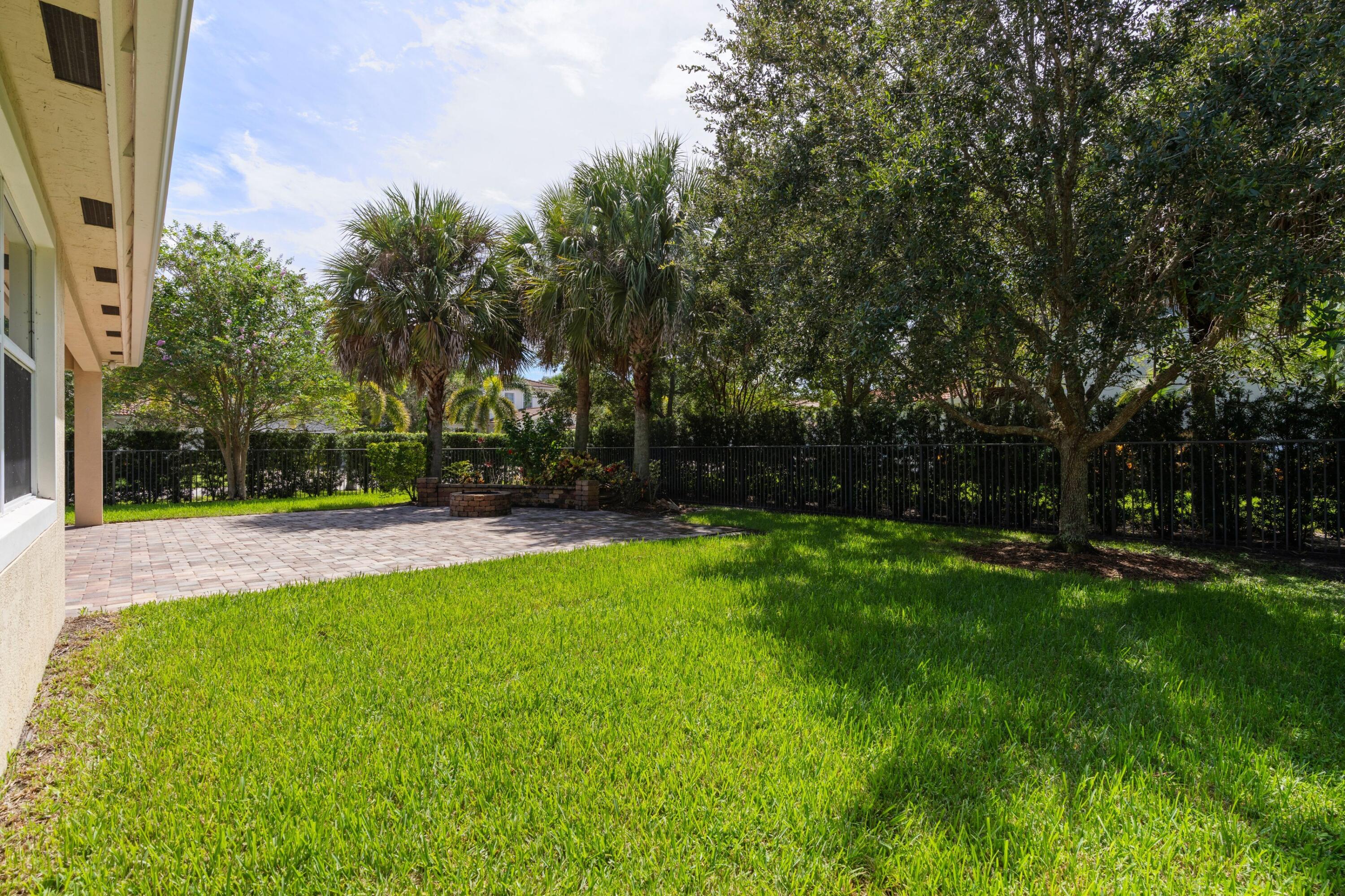 102 Crab Cay Way