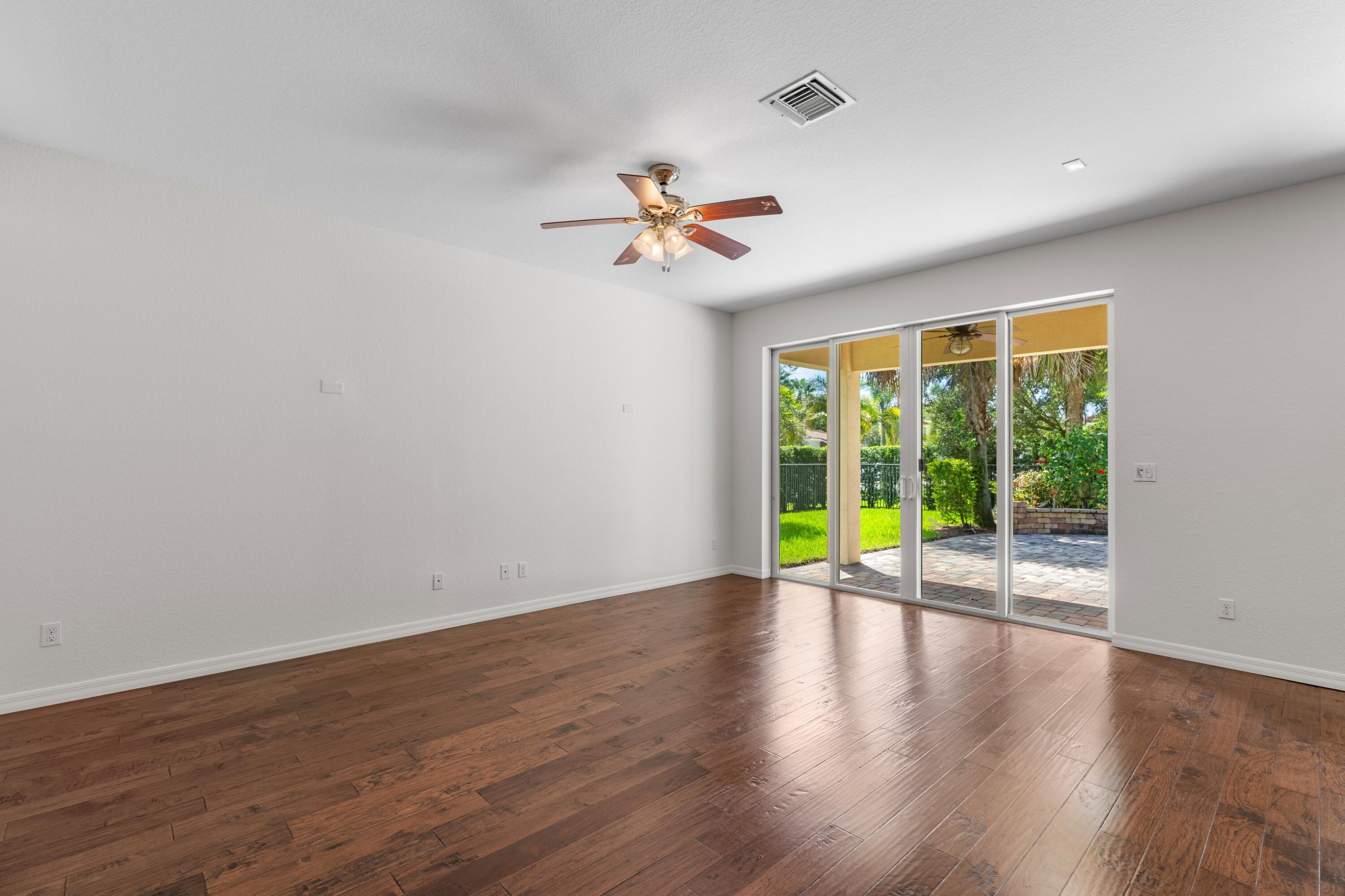 102 Crab Cay Way