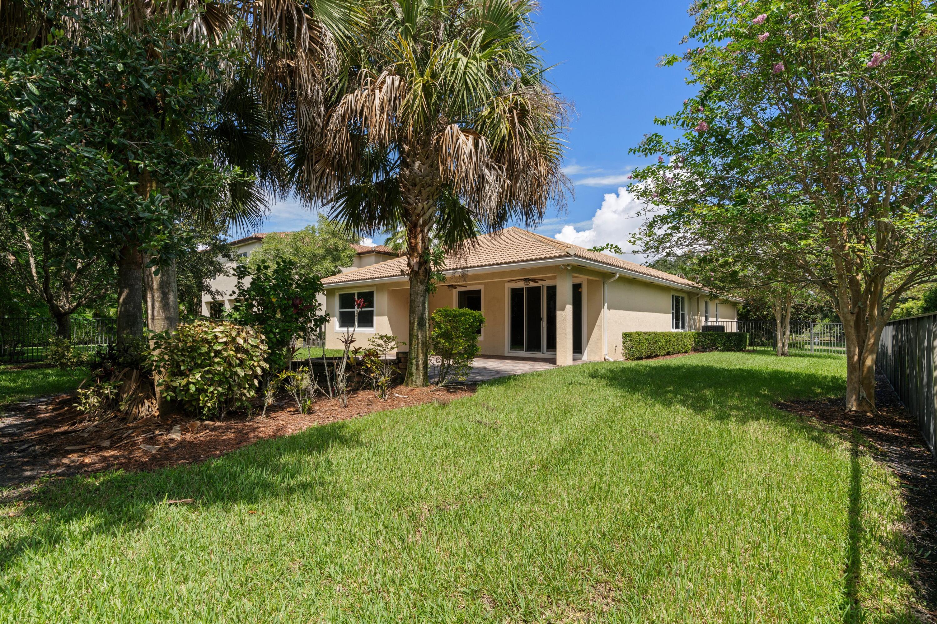 102 Crab Cay Way