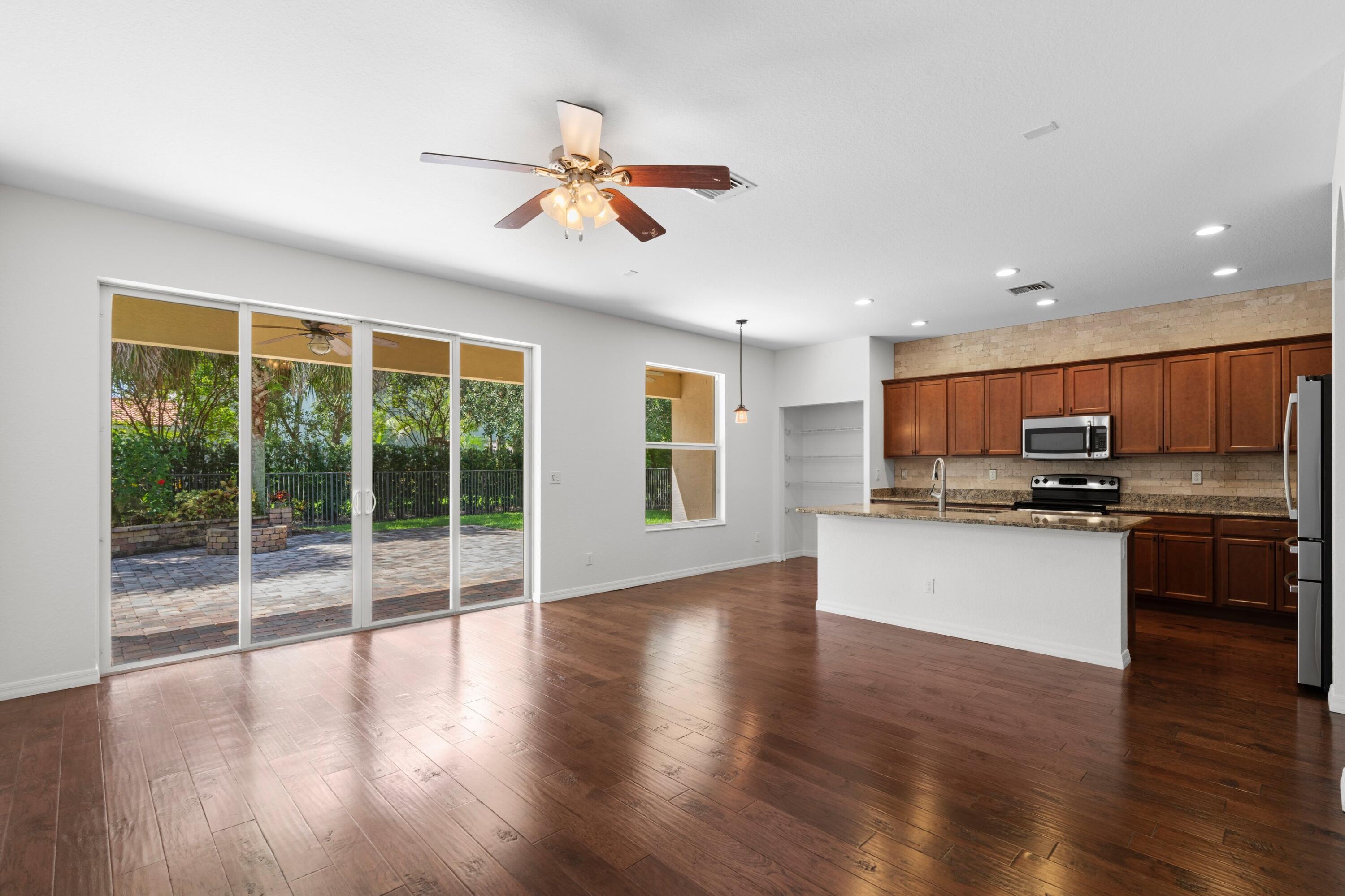 102 Crab Cay Way