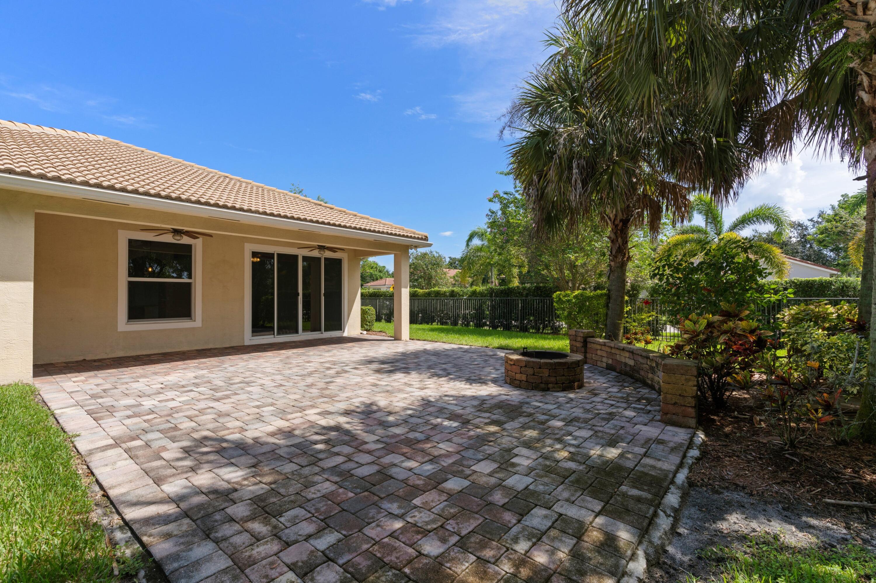 102 Crab Cay Way