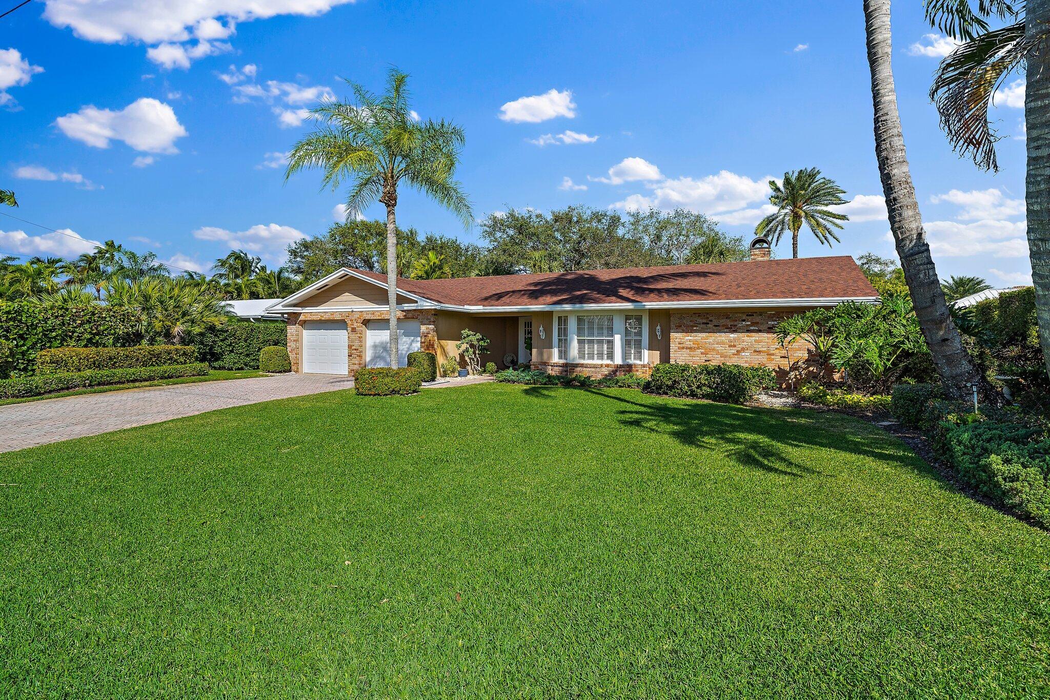 11 Country Club Circle