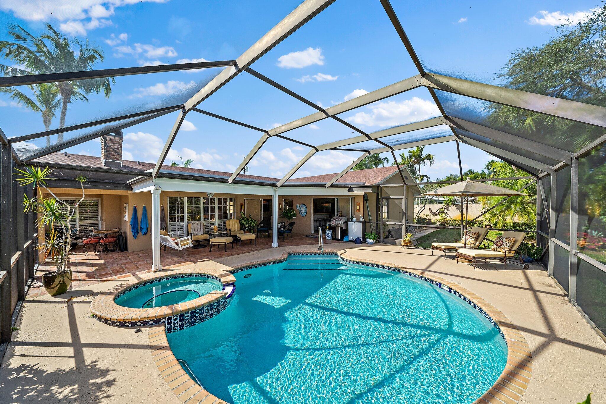 11 Country Club Circle