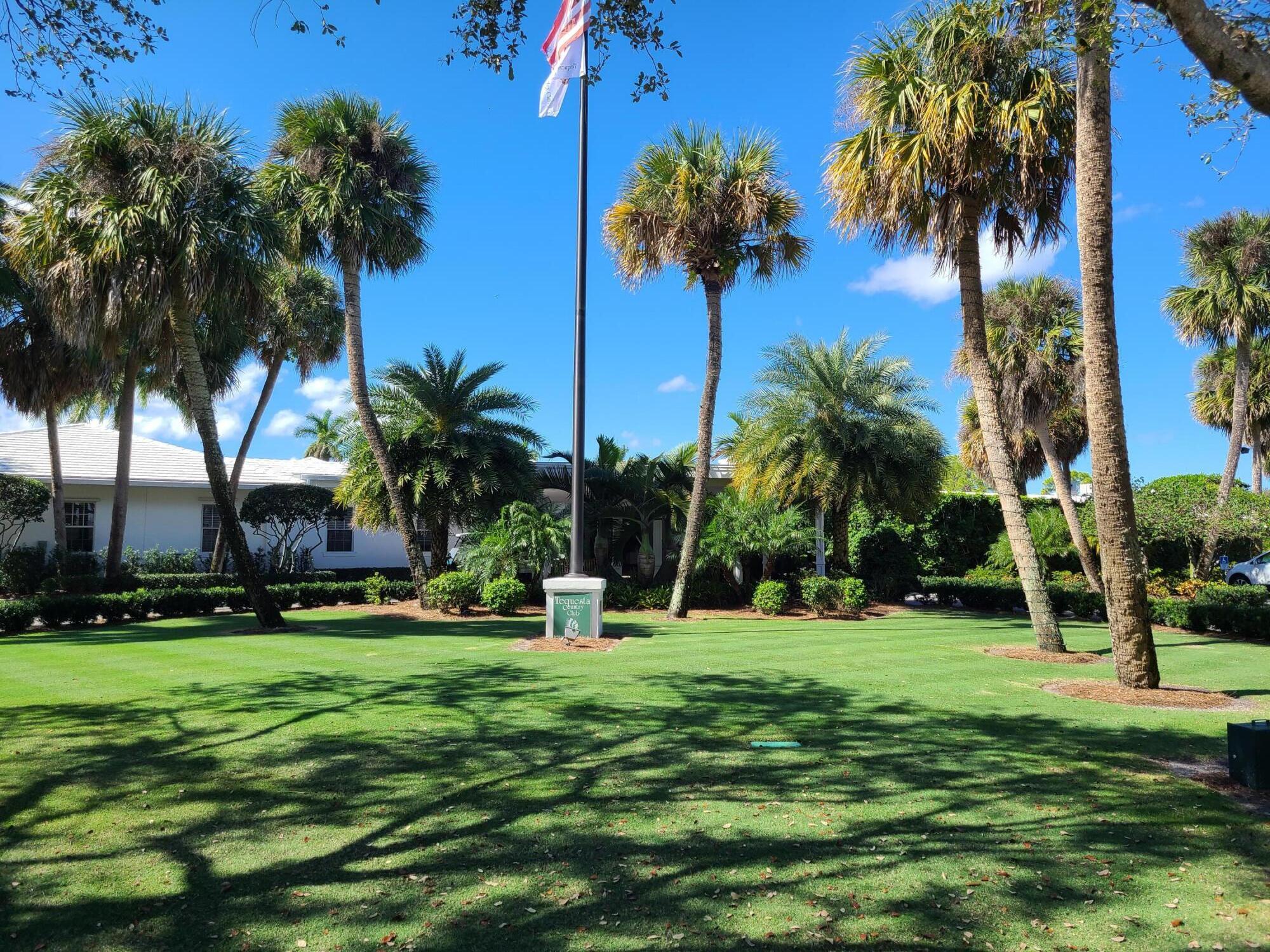 11 Country Club Circle