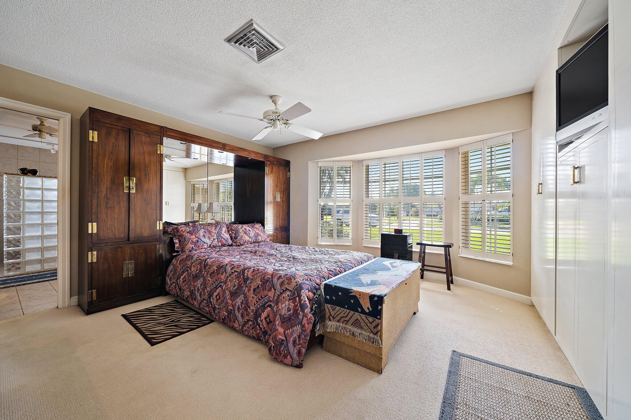 11 Country Club Circle