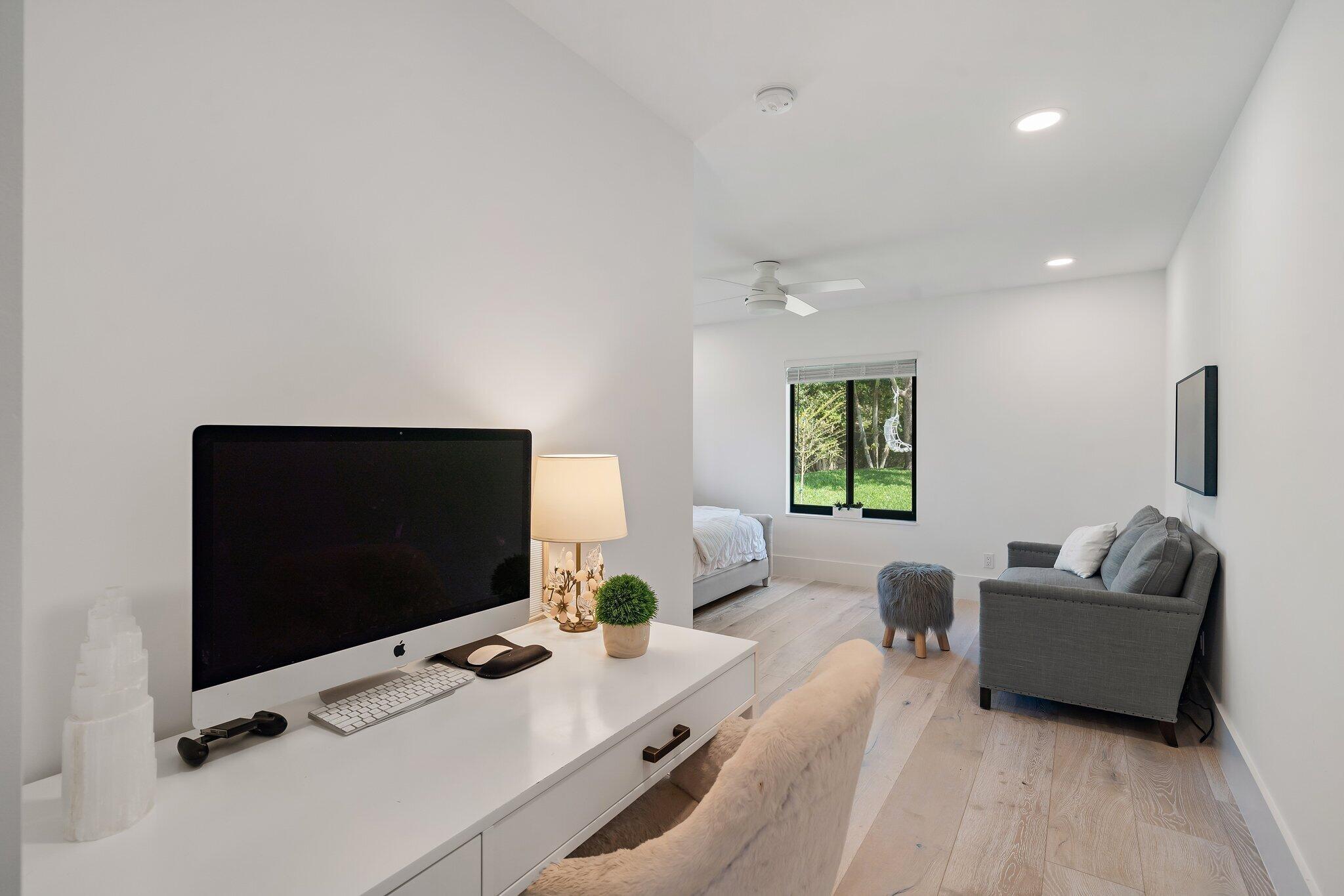 176 Harbourside Circle