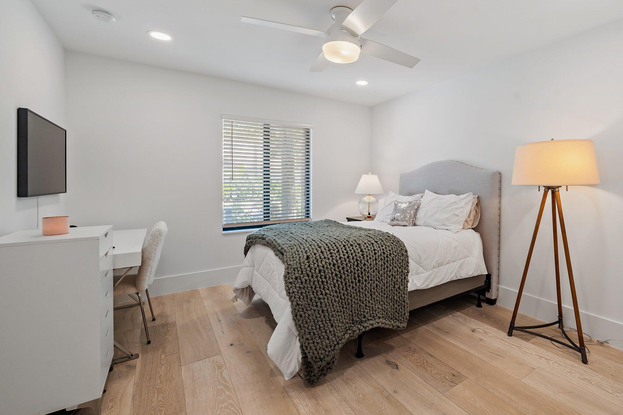 176 Harbourside Circle