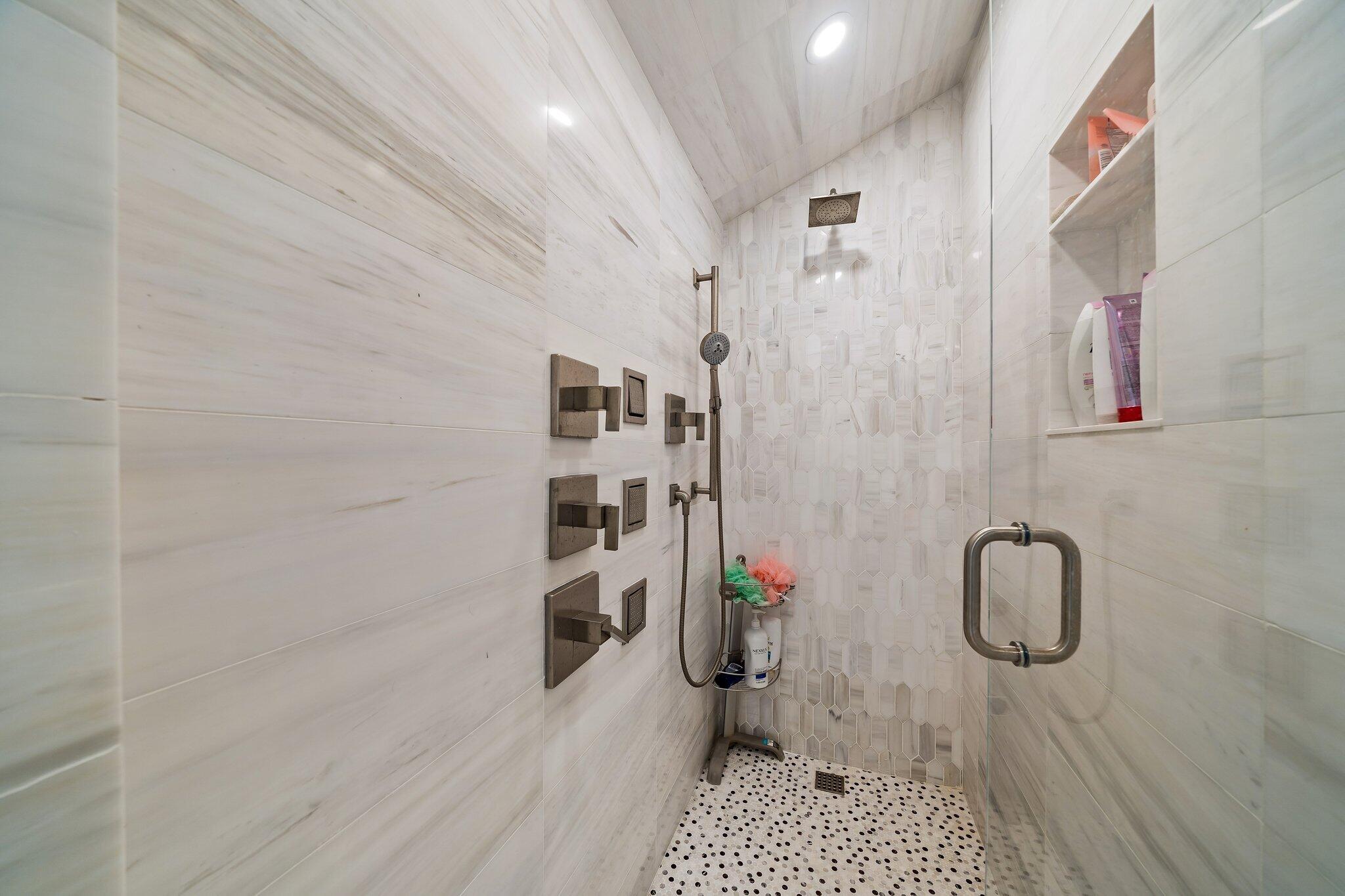 176 Harbourside Circle