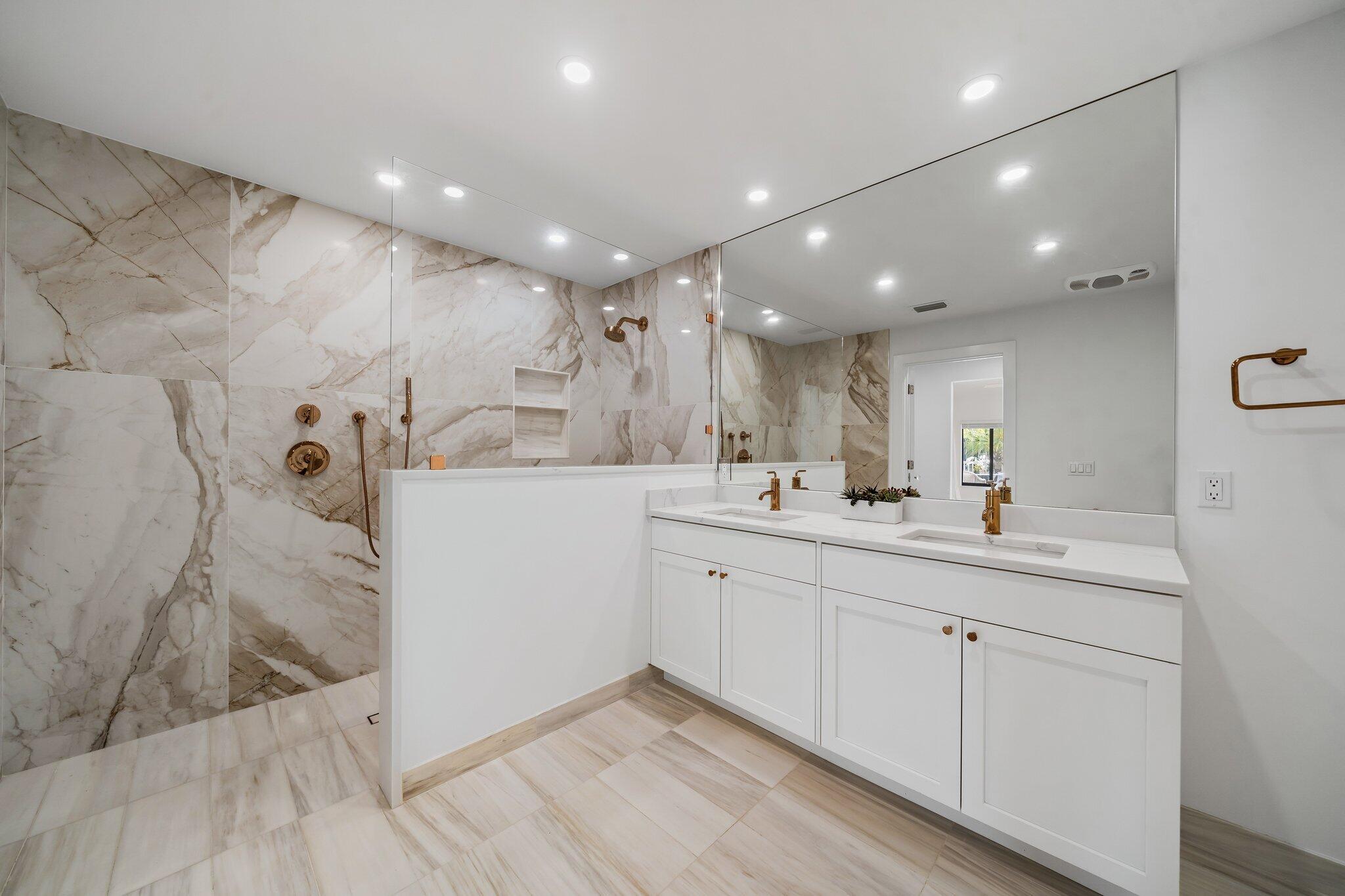 176 Harbourside Circle