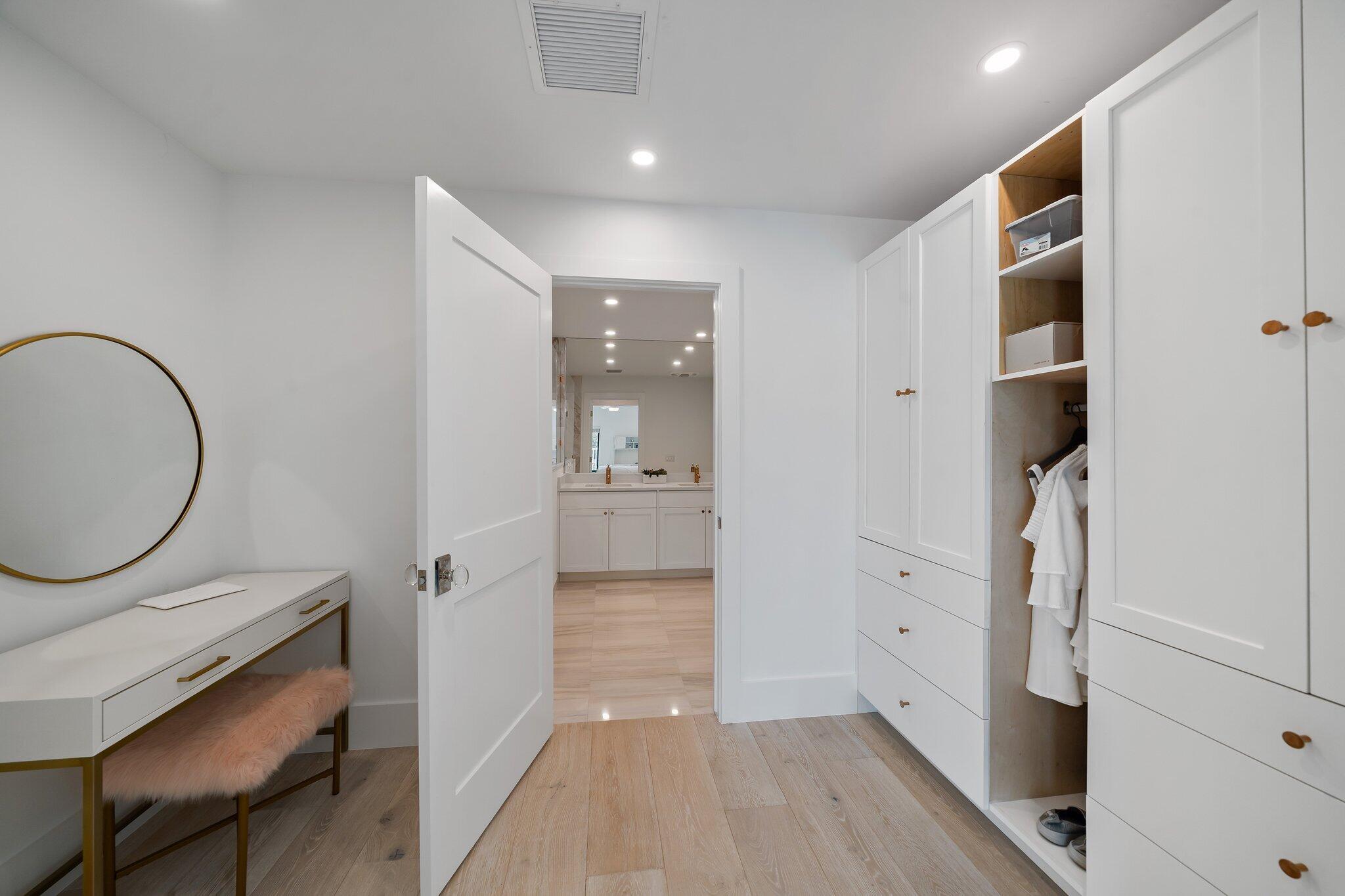 176 Harbourside Circle