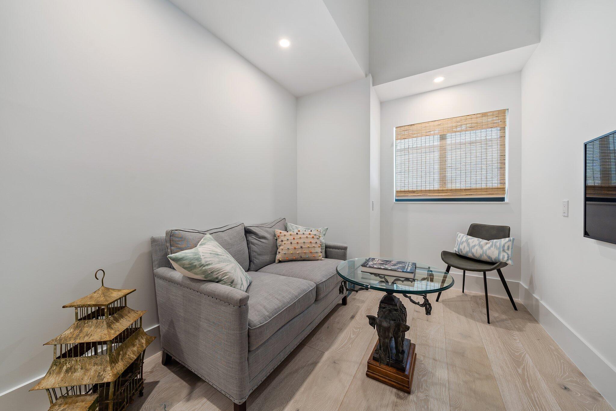 176 Harbourside Circle