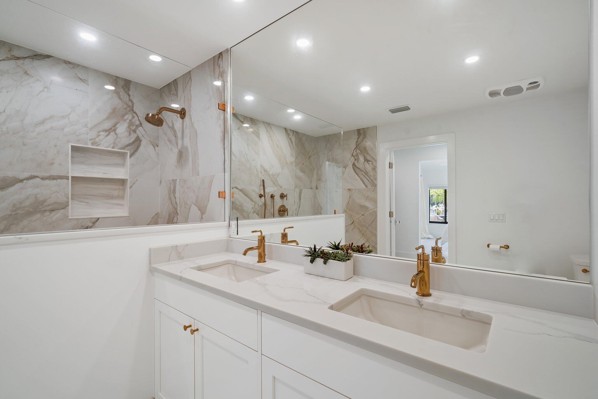 176 Harbourside Circle