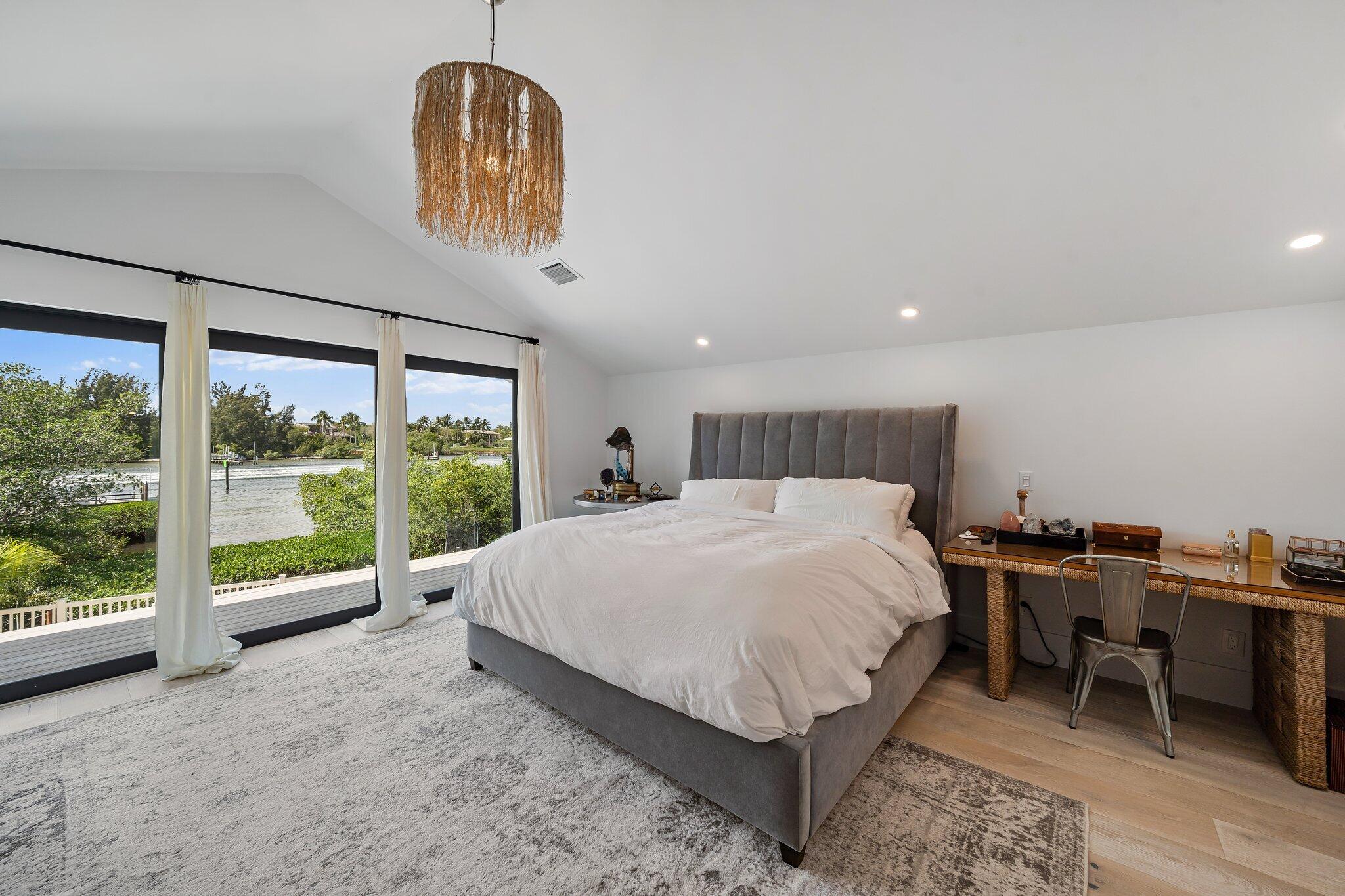 176 Harbourside Circle